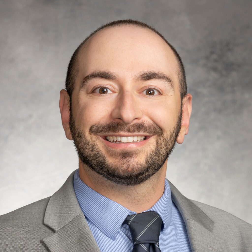 Headshot photo Jonathan Terry