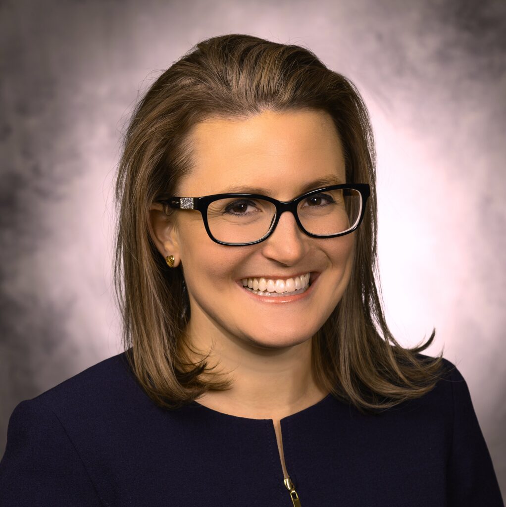 Headshot photo Sara Goldgraben